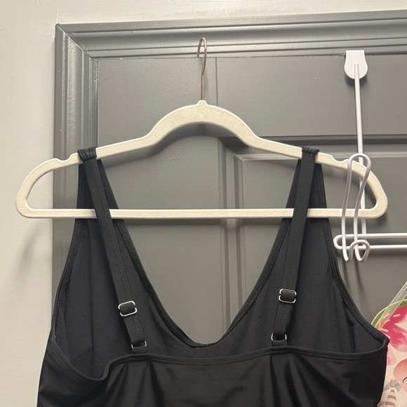 Black one piece bathing suit  with adjustable straps Medium coverage NWOT - Picture 6 of 11